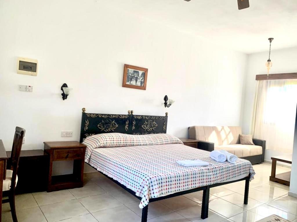 Villa Lembos Hotel Karpaz Rizokarpaso Kültér fotó