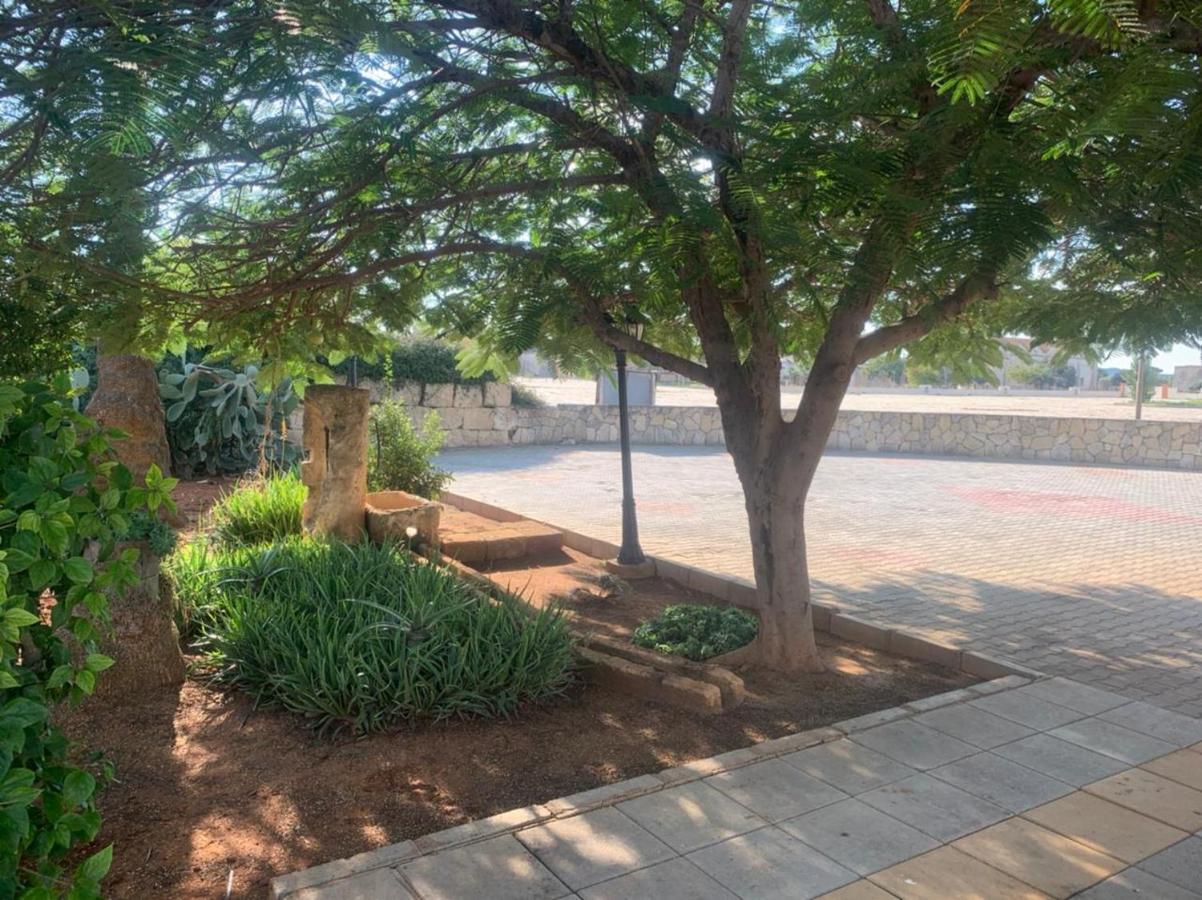 Villa Lembos Hotel Karpaz Rizokarpaso Kültér fotó